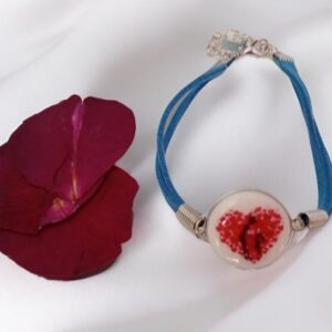 Pulsera con dibujo hecha a mano con resina